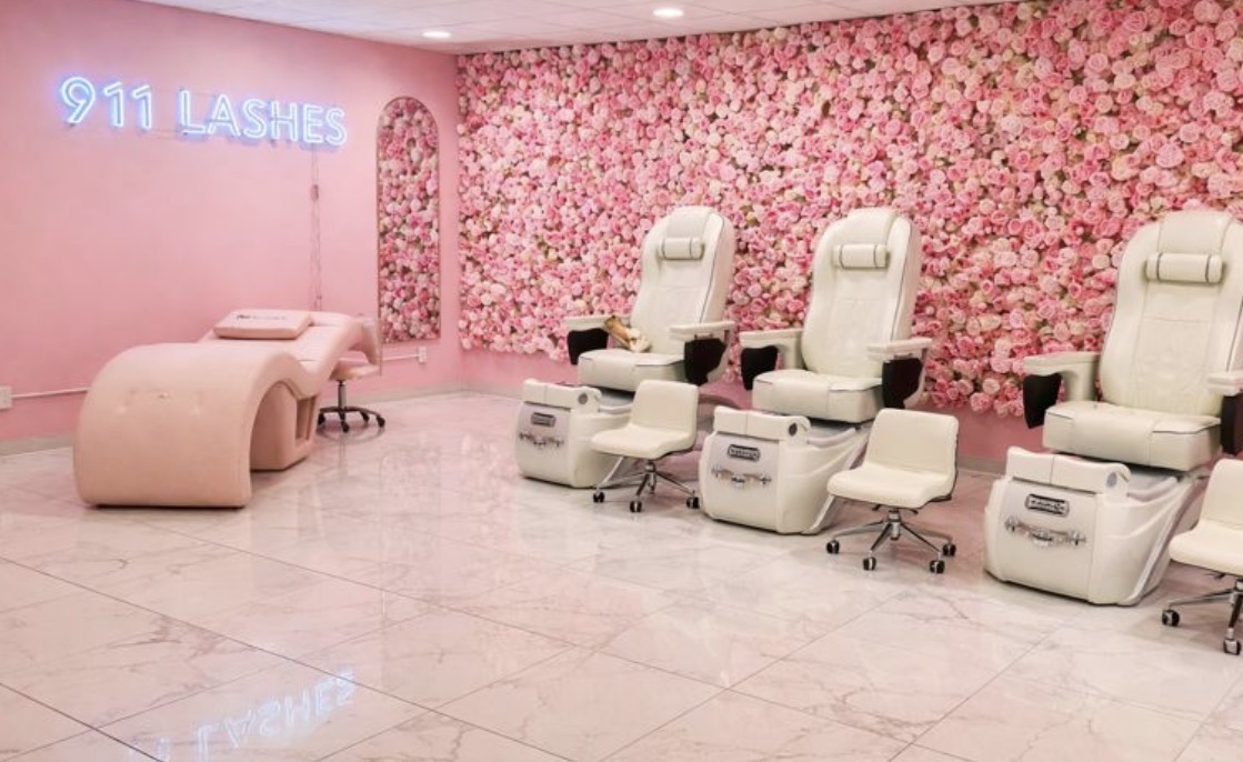 Nail Nurses nail work in Louisville, Kentucky